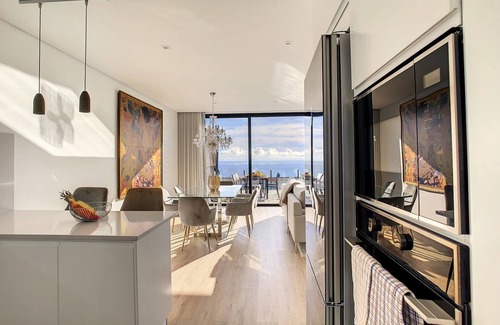 Arco da Calheta House | Villa Lilian - Three Bedroom House, Sleeps 6