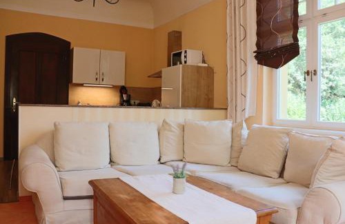 Eisenach Apartment | Villa Liliengrund