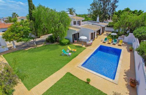 Mato Serrao Villa | Villa Lisson Grove by Villa Plus