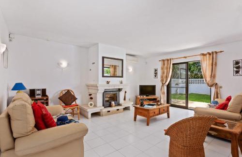 Mato Serrao Villa | Villa Lisson Grove by Villa Plus