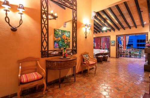 Romantic Zone Bed & Breakfast | Villa Lola - Adults Only