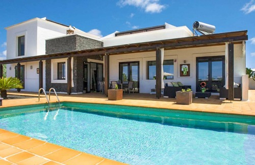Yaiza Villa | Villa Longa: Large Heated Private Pool, A/C, WiFi, Eco-Friendly - 2788