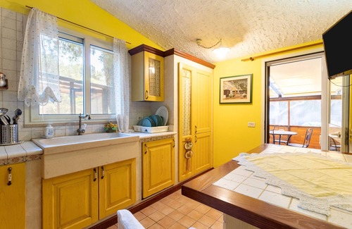 Putignano Villa | Villa 'Lorenz' with Private Terrace, Private Garden and Air Conditioning
