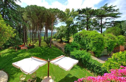 Palaia Villa | Villa Lorenza by PosarelliVillas