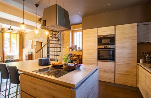 Brignoles Villa | Villa Lorette - Seven Bedroom Villa, Sleeps 15