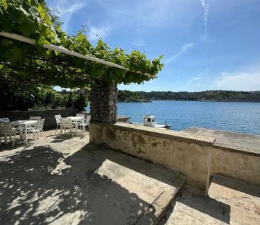 Municipality of Omisalj Bed & Breakfast | Villa Lovorka by VILLA EVA