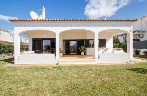 Castelo Villa | Villa Luísa Galé