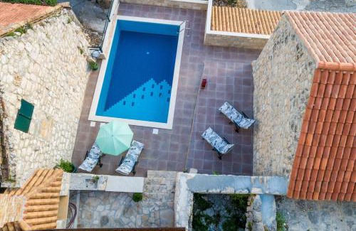 Mihanici Villa | Villa Luciana