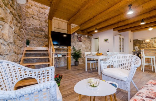 Mihanici Villa | Villa Luciana - Two Bedroom Villa with Swimming Pool and Sea View