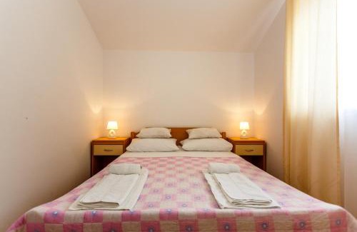 Porat Apartment | Villa Luka 5 min walk to the beach, 5 min to the village