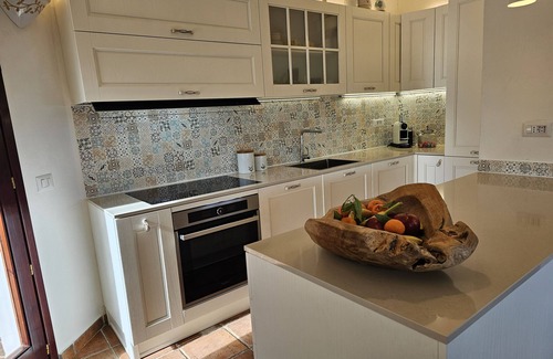 San Teodoro Villa | Villa LUNA ROSSA with Sea View, Pool, A/C, Wi-Fi, Garden, Terrace & Balcony