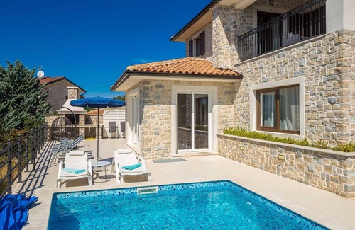 Linardici House | Villa LURDA with a magnificent sea view and heated pool