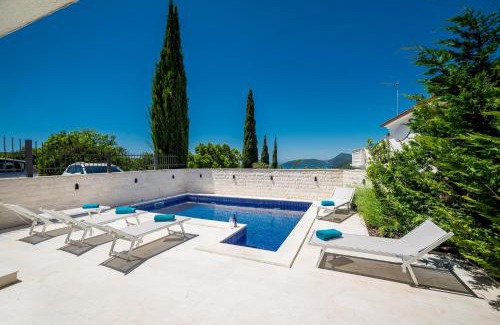 Lustica Villa | Villa Lustica