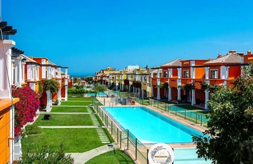 Luz de Tavira Villa | Villa 'Lux House' with Shared Pool, Wi-Fi and Air Conditioning