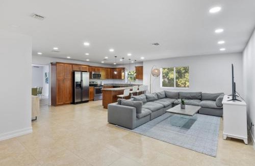 Boca Raton House | Villa Luxe 4BD 3BR Spacious Villa Heated Pool