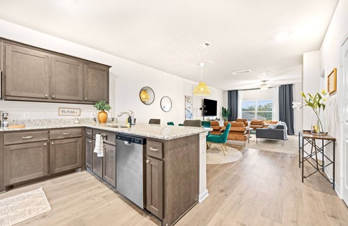 Dallas Villa | Villa, Luxury 5BRM, Sleeps 13, Backyard, Dallas TX
