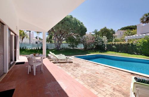 Vale do Lobo Villa | Villa Lynn - Quadradinhos