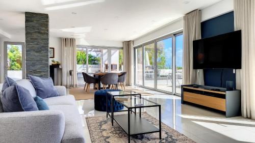Canico Villa | Villa Madeira by LovelyStay