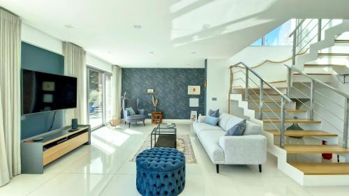 Canico Villa | Villa Madeira by LovelyStay