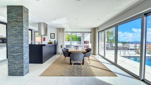 Canico Villa | Villa Madeira by LovelyStay