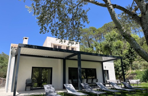 Meounes-les-Montrieux Villa | Villa Magnifique au Coeur de la Forêt