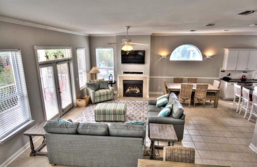 San Juan House | Villa Magnolia - South Side of 30A - steps to the beach - private heated pool