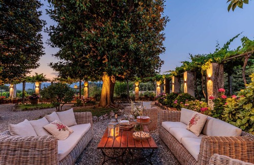 Vorno Villa | Villa Magnolie, a 5 bedrooms Traditional Villa in Lucca with Private Garden in the Hamlet of Vorno