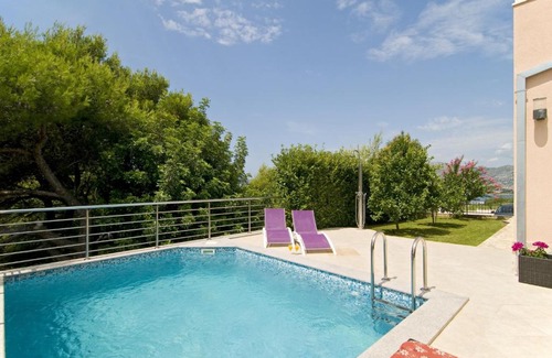 Okrug Gornji Apartment | Villa Maja