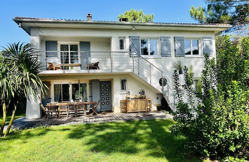 Biscarrosse Plage Villa | Villa Maluel, 18 guests, Pool, Walk to Beach
