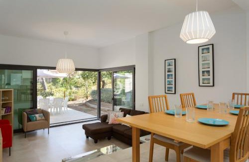 Llafranc House | VILLA MANAVA