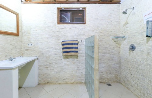 Mushroom Bay Hotel | Villa Mangga