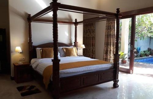 Senggigi Villa | Villa Mantika