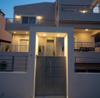Paralias Villa | Villa Mareluna by Traser