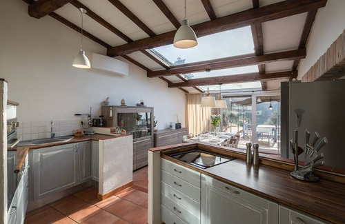Montecolognola Villa | Villa Marghi, modern villa with infinity pool overlooking Lake Trasimeno
