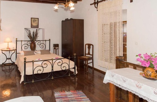 Adamas House | Villa Maria Traditional Home
