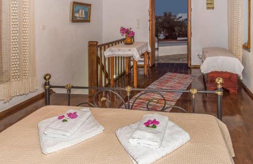 Adamas House | Villa Maria Traditional Home