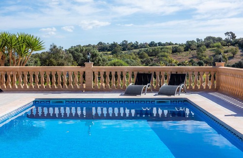 Manacor Villa | Villa 'Maria' with Mountain View, Wi-Fi and Air Conditioning