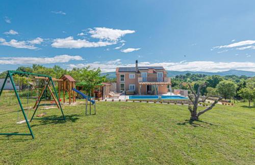 Ruzic Villa | Villa Maria with Outdoor Pool