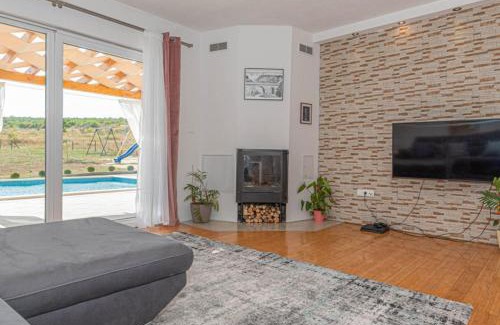 Ruzic Villa | Villa Maria with Outdoor Pool