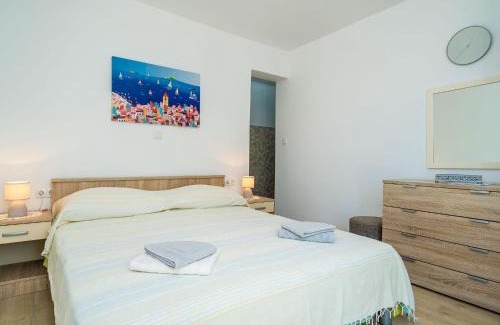 Zupa dubrovacka Apartment | Villa Marija-Double room with Kitchen and Terrace-6
