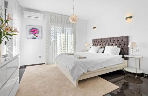 Almunecar Apartment | Villa Marina with stunning view and private pool