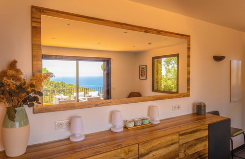 Cap Benat Villa | Villa Mariposa Gaou Bénat, panoramic sea view and Mediterranean garden