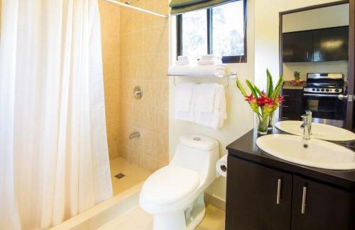 Canton Parrita House | Villa Mariposa - Peaceful and relaxing with ocean view & WiFi