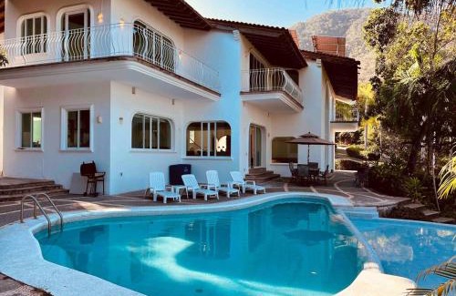 South Shore Hotel Area Villa | Villa Martha Garza Blanca - Private Heated Pool