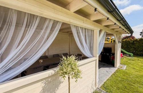 Wladyslawowo House | Villa Martii Władysławowo - Apartamenty i Pokoje z Aneksami Kuchennymi