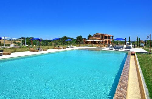Peccioli Villa | Villa Massimiliano by PosarelliVillas