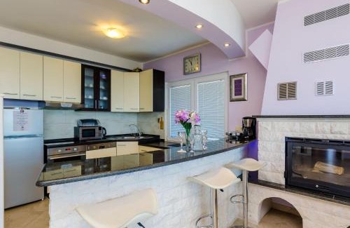 Vodovađa Villa | Villa Mateo - 3 Bed Apt with Terrace&Private Pool