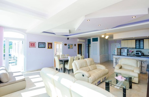 Vodovađa Villa | Villa Mateo - Three Bedroom Apartment with Terrace and Private Pool