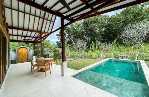Kuta Villa | Villa MAWAR - Easy Getaway for 4 - Kuta Central