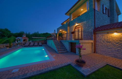 Salatic Villa | Villa Maya